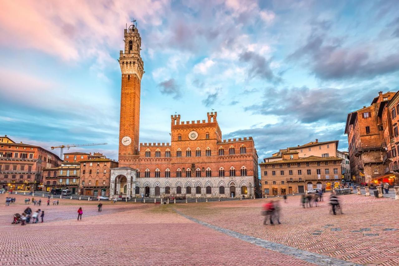 Sisters' Home - Appartamento Nel Centro Storico Con Terrazzo, Aria Condizionata E Vasca Da Bagno Siena Kültér fotó