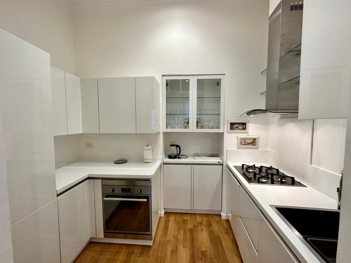 Sisters' Home - Appartamento Nel Centro Storico Con Terrazzo, Aria Condizionata E Vasca Da Bagno Siena Kültér fotó