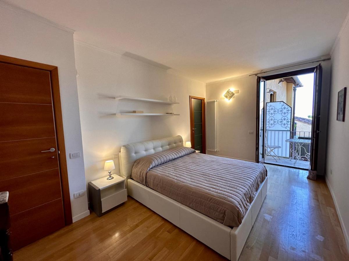 Sisters' Home - Appartamento Nel Centro Storico Con Terrazzo, Aria Condizionata E Vasca Da Bagno Siena Kültér fotó
